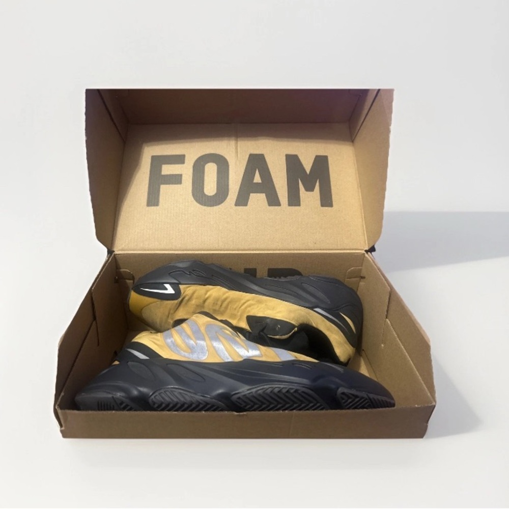 ADIDAS YEEZY BOOST 700 MNVN YZY KANYE WEST RESIN YELLOW BLACK 350 Size 8.5